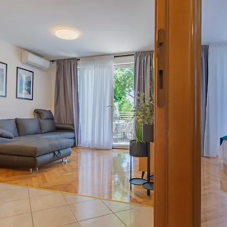 New Delux Garden With Hotube ****