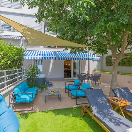 New Delux Garden With Hotube **** Apartment