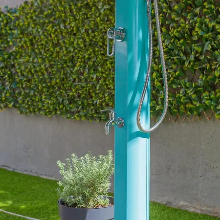 Διαμέρισμα New Delux Garden With Hotube ****