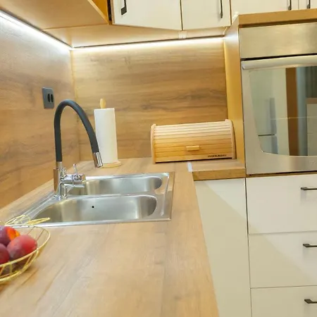 New Delux Garden With Hotube **** Split