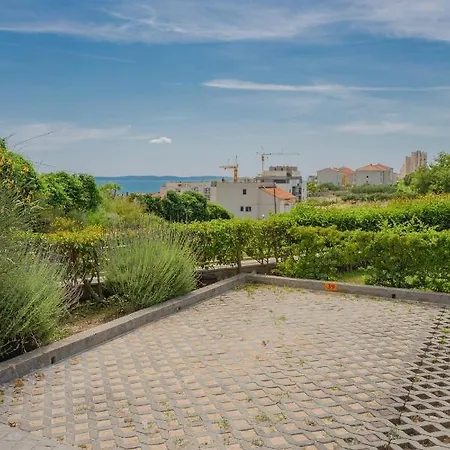 New Delux Garden With Hotube ****