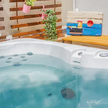 New Delux Garden With Hotube **** * Split