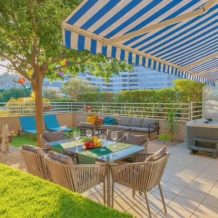 Apartment New Delux Garden With Hotube **** *