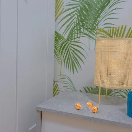 New Delux Garden With Hotube **** Split