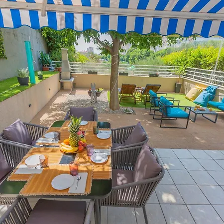 New Delux Garden With Hotube ****