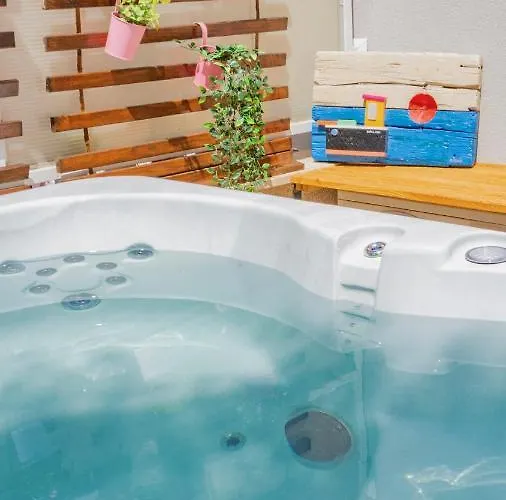 New Delux Garden With Hotube **** * Split