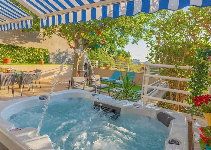 Apartment New Delux Garden With Hotube **** Split