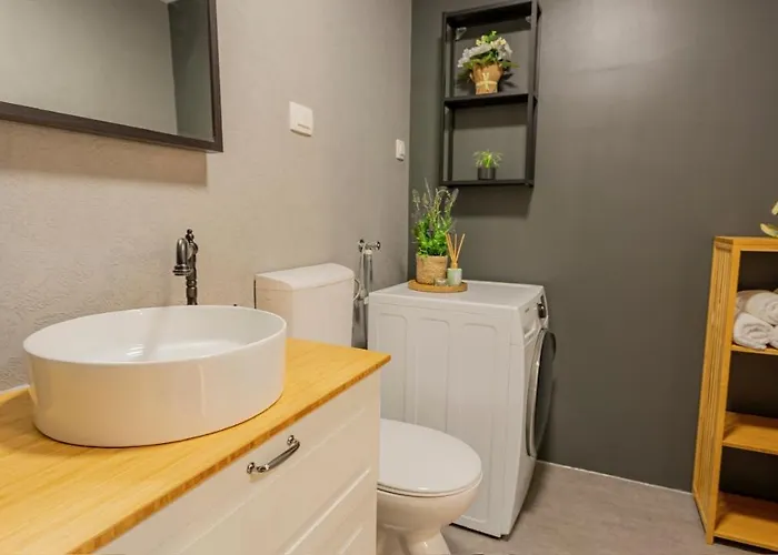 New Delux Garden With Hotube **** Apartment Split