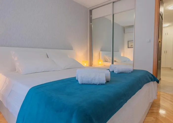 Apartment New Delux Garden With Hotube ****