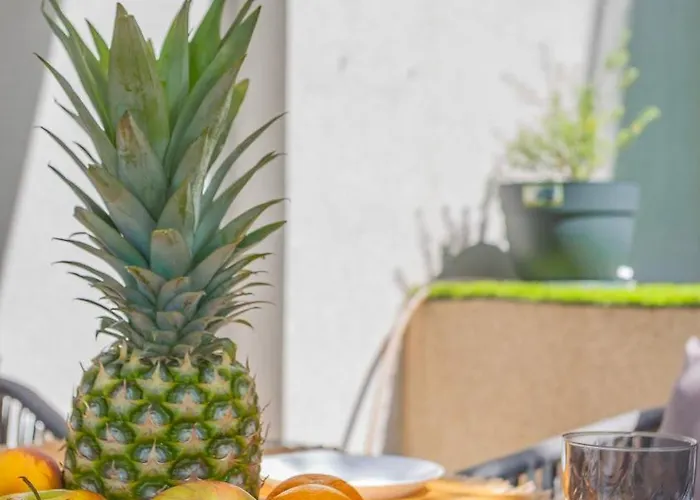 Apartment New Delux Garden With Hotube **** *