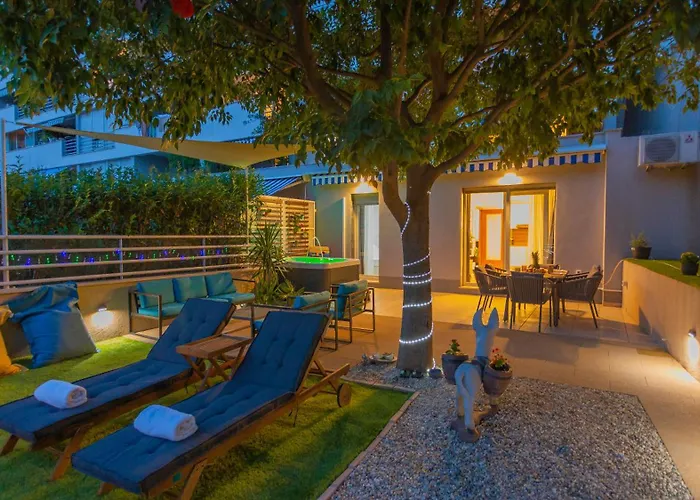 New Delux Garden With Hotube **** Apartment *